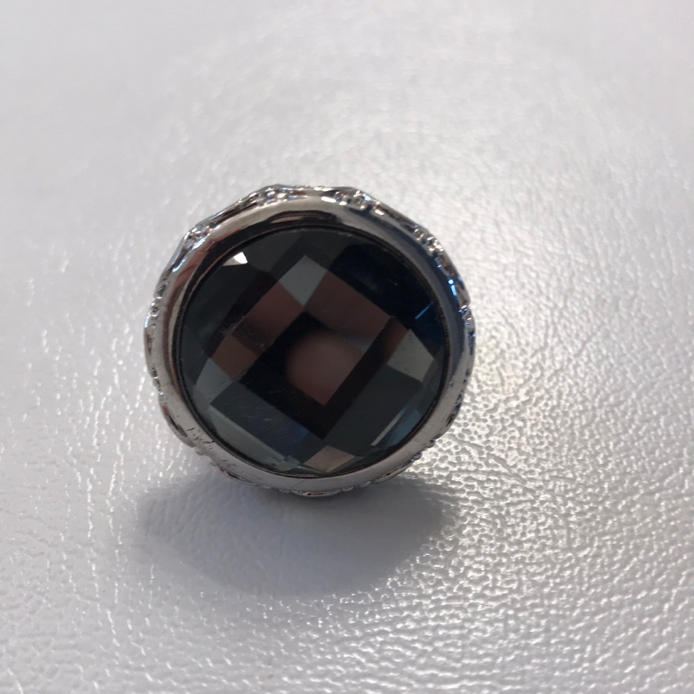 Statement Ring - Picture 3 of 5